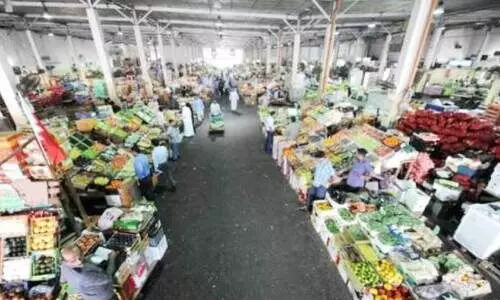 മ​നാ​മ സെ​ൻ​ട്ര​ൽ മാ​ർ​ക്ക​റ്റി​ൽ അ​റ്റ​കു​റ്റ​പ്പ​ണി തു​ട​ങ്ങി