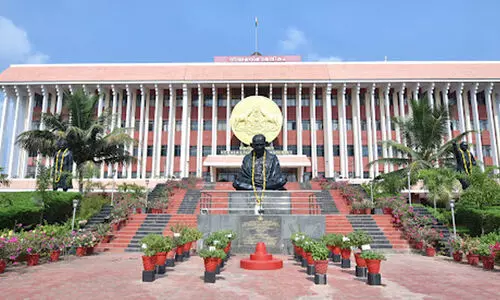 വട്ടമിട്ട് വിവാദങ്ങൾ​; നിയമസഭ സമ്മേളനത്തിന്​ ഇന്ന്​ തുടക്കം