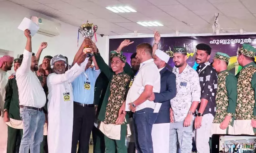 പ്രൗ​ഢ​മാ​യി നാ​ഷ​നൽ ദ​ഫ് മ​ത്സ​രം