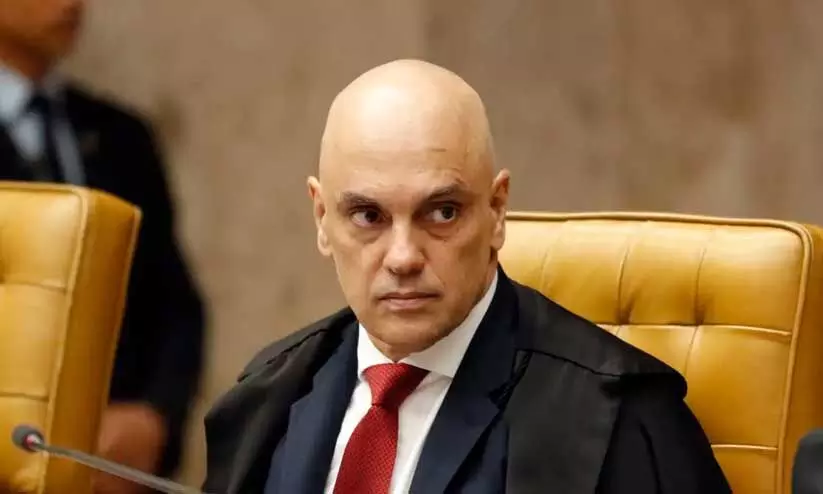 ഫുട്ബോൾ കളിക്കാരനല്ല; സുപ്രീം കോടതി ജഡ്ജിയാണ് ഇന്ന് ബ്രസീലിലെ വൻ താരം; മുൻ പ്രസിഡന്റ് ബോൾസനാരോയെ ജയിലിലാക്കിയ ജഡ്ജി ജനങ്ങളുടെ ‘ബിഗ് അലക്സാണ്ടർ’ ഫുട്ബോൾ കളിക്കാരനല്ല; സുപ്രീം കോടതി ജഡ്ജിയാണ് ഇന്ന് ബ്രസീലിലെ വൻ താരം; മുൻ പ്രസിഡന്റ് ബോൾസനാരോയെ ജയിലിലാക്കിയ ജഡ്ജി ജനങ്ങളുടെ ‘ബിഗ് അലക്സാണ്ടർ’