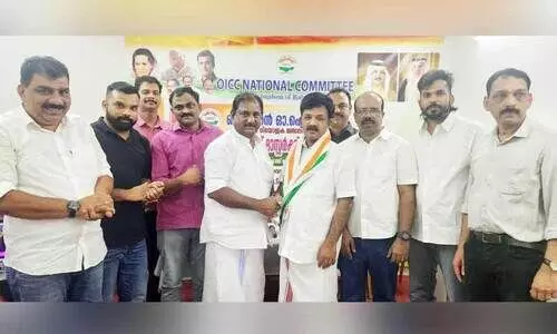 ഇ.​സി. സ​ന്ദീ​പ് മാ​സ്റ്റ​ർ​ക്ക് സ്വീ​ക​ര​ണം ന​ൽ​കി