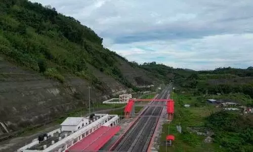 51 കിലോമീറ്റർ ദൂരം, 48 തുരങ്ക പാതകൾ, ഖുത്തബ് മിനാറിനെക്കാൾ 42 മീറ്റർ ഉയരം കൂടിയ പാലം; മിസോറാമിനെ ബന്ധിപ്പിക്കുന്ന റെയിൽപാതയിൽ ആദ്യ രാജധാനി ഓടി