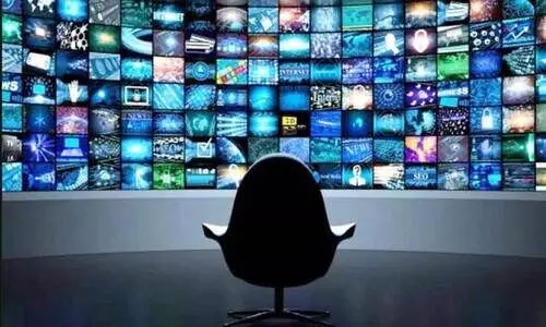 പു​തി​യ മാ​ധ്യ​മ നി​യ​മ റെ​ഗു​ലേ​ഷ​ൻ​സ് പു​റ​പ്പെ​ടു​വി​ച്ചു; എ​ല്ലാ മാ​ധ്യ​മ സ്ഥാ​പ​ന​ങ്ങ​ളും ലൈ​സ​ൻ​സ് സ്വ​ന്ത​മാ​ക്ക​ണം