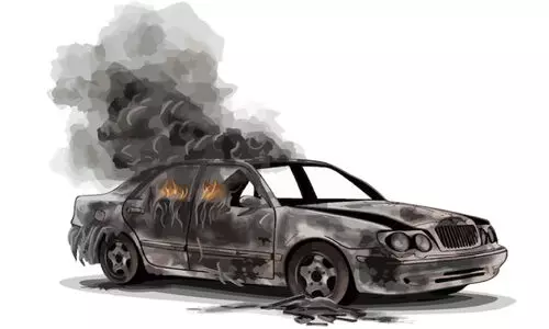 ജി​ല്ല​യി​ൽ ര​ണ്ടു​മാ​സ​ത്തി​നി​ടെ തീ​പി​ടി​ച്ച് ക​ത്തി​ന​ശി​ച്ച​ത് ഏ​ഴോ​ളം വാ​ഹ​ന​ങ്ങ​ൾ