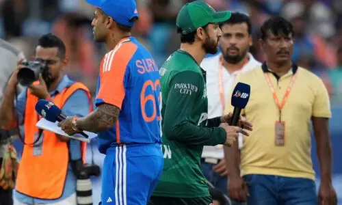 കളിയല്ലേ, കൈ തന്നാൽ എന്താണ്? ഇന്ത്യയുടെ സമീപനം നിരാശപ്പെടുത്തിയെന്ന് പാക് ക്രിക്കറ്റ് ടീം