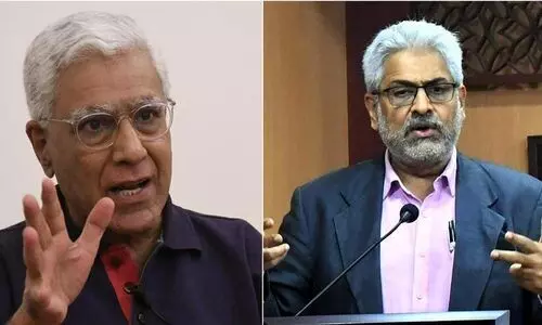 സിദ്ധാർഥ് വരദരാജനും കരൺ ഥാപ്പറിനുമെതിരായ രാജ്യദ്രോഹക്കേസ്: നടപടി വീണ്ടും തടഞ്ഞ് സുപ്രീംകോടതി