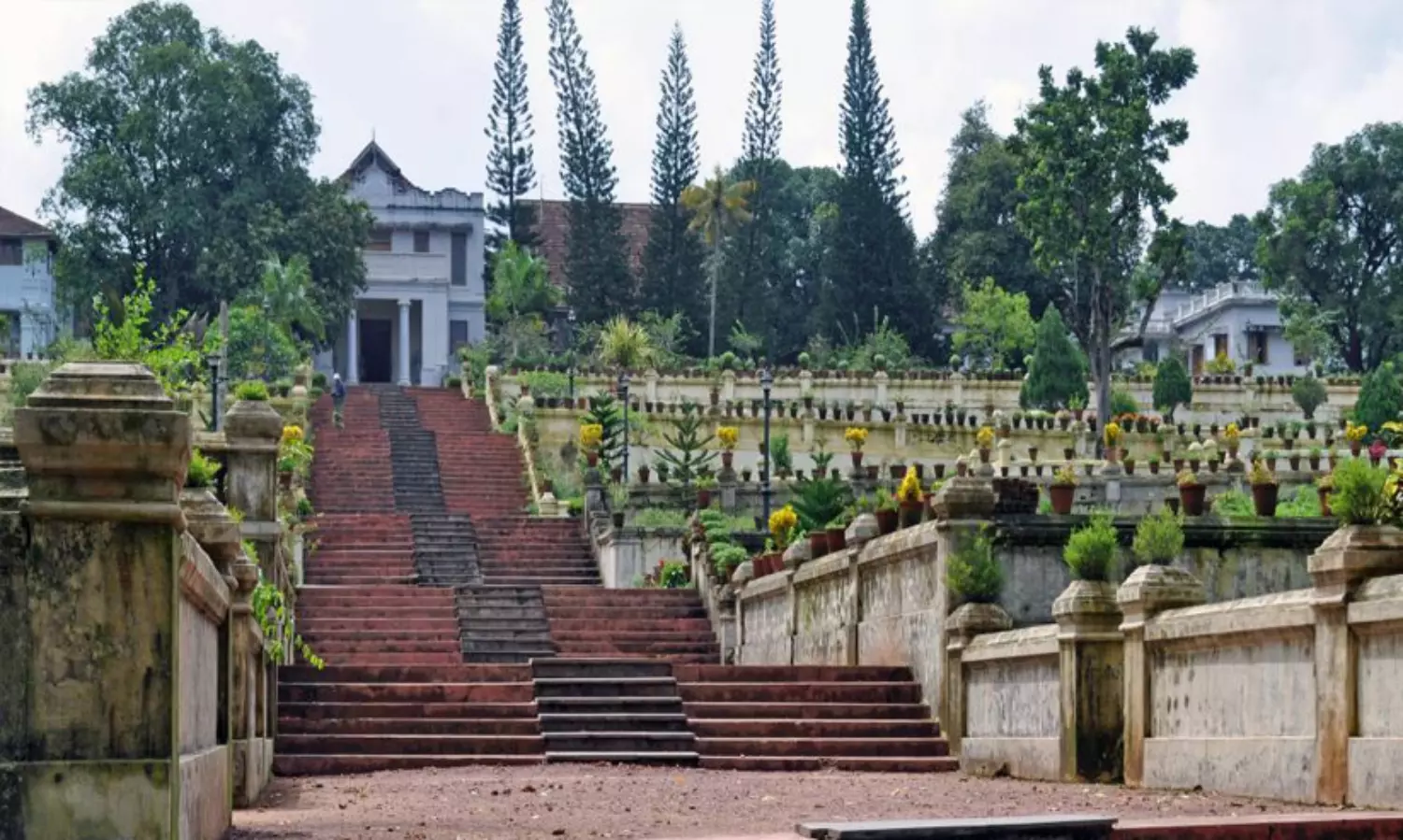 Hill Palace Museum,Kochi tourism,Tripunithura palace,Kerala archaeology,Kerala archaeology,Cochin royal family,ഹിൽപാലസ്, കൊച്ചി രാജവംശം,മ്യൂസിയം
