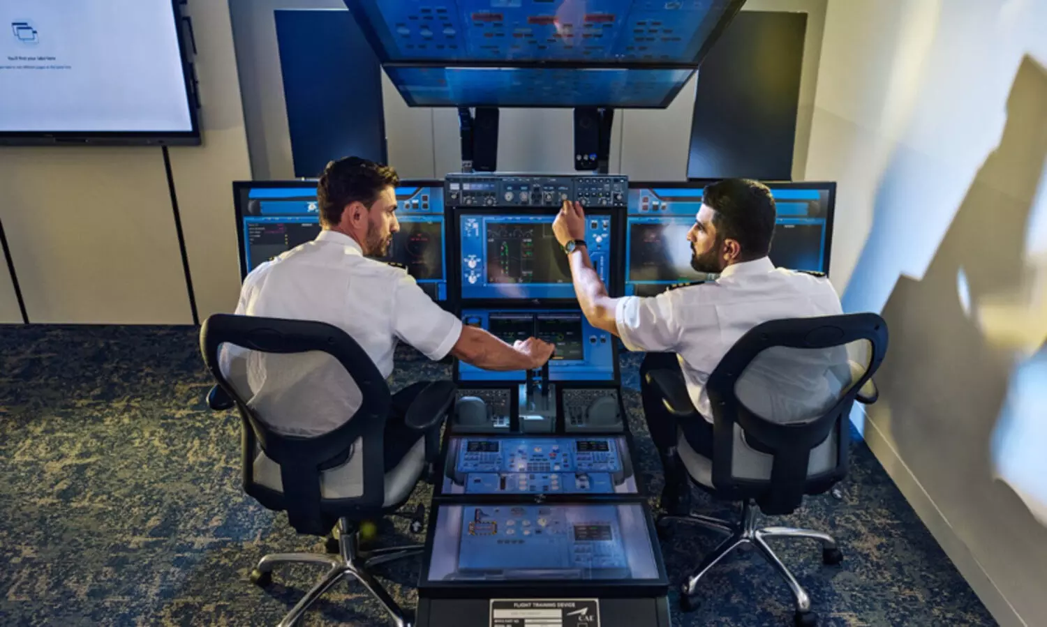 പൈലറ്റുമാർക്ക്​ പരിശീലനകേന്ദ്രം തുറന്ന്​ എമിറേറ്റ്​സ്​