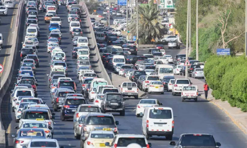 ഗ​താ​ഗ​ത​പ്ര​ശ്ന​ങ്ങ​ൾ കു​റ​ക്കാ​ൻ പൊ​തു​ഗ​താ​ഗ​ത​സം​വി​ധാ​നം വി​ക​സി​പ്പി​ക്ക​ണം