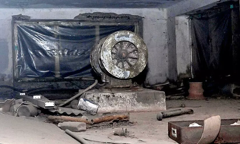 സൈ​റ​ൺ മു​ഴ​ങ്ങ​ൽ തു​ട​രും; ക​ല​ക്ട​റു​ടെ ഉ​ത്ത​ര​വ് അ​ധി​കാ​ര ദു​ർ​വി​നി​യോ​ഗ​മെ​ന്ന് മേ​യ​ർ