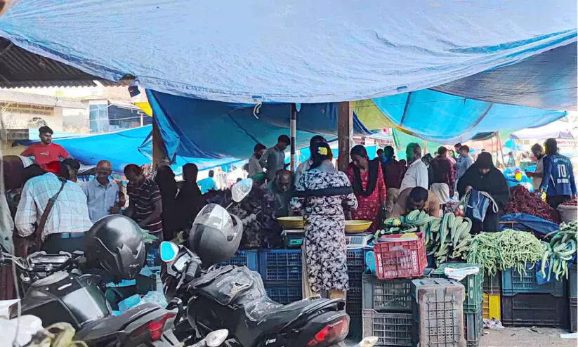 ബദിയടുക്കയിലെ ശനിയാഴ്ചച്ചന്ത തുളുനാടിന്റെ ഉത്സവം