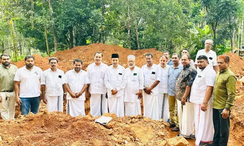 കെ.​എം.​സി.​സി മ​ക്ക ക​മ്മി​റ്റി​യു​ടെ 16ാമ​ത് വീ​ടി​ന് ത​റ​ക്ക​ല്ലി​ട്ടു
