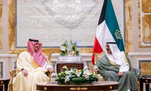 കു​വൈ​ത്ത് അ​മീ​റു​മാ​യി സൗ​ദി ആ​ഭ്യ​ന്ത​ര​മ​ന്ത്രി കൂ​ടി​ക്കാ​ഴ്ച ന​ട​ത്തി