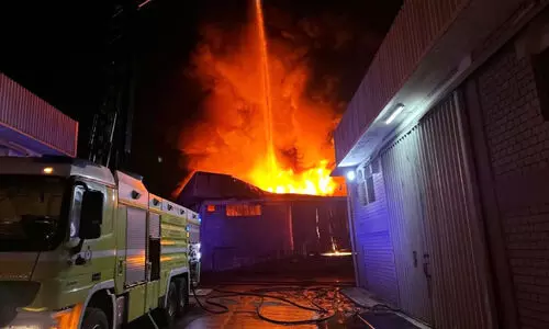 ഗാ​ല ഇ​ൻ​ഡ​സ്ട്രി​യ​ൽ ഏ​രി​യ​യി​ലെ വെ​യ​ർ​ഹൗ​സി​ൽ തീ​പി​ടി​ത്തം