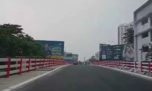 സി.എച്ച് പാലത്തിനടിയിൽ താൽക്കാലിക കടമുറികൾ