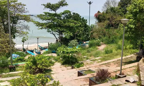 അ​ബു-​ചാ​ത്തു​ക്കുട്ടി സ്മ​ര​ണ​ക​ളി​ൽ ത​ല​ശ്ശേ​രി ജ​വ​ഹ​ർ​ഘ​ട്ട്