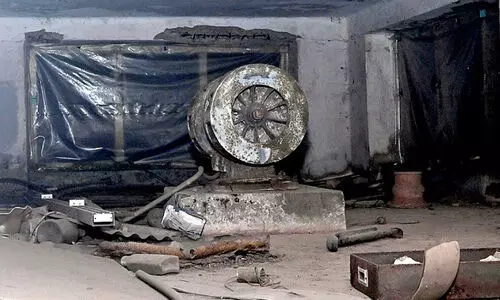 സൈ​റ​ൺ മു​ഴ​ങ്ങ​ൽ തു​ട​രും; ക​ല​ക്ട​റു​ടെ ഉ​ത്ത​ര​വ് അ​ധി​കാ​ര ദു​ർ​വി​നി​യോ​ഗ​മെ​ന്ന് മേ​യ​ർ