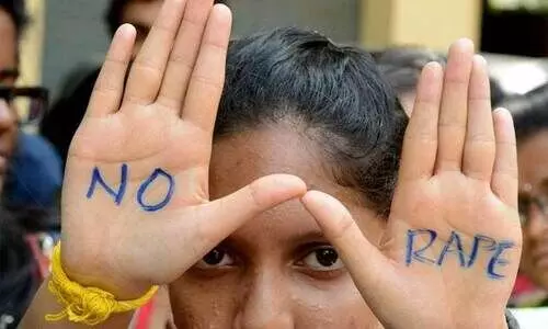 ഒഡിഷയിൽ ദലിത് വിദ്യാർഥിനിയെ   ആൺ സുഹൃത്തിന്റെ മുന്നിൽ കൂട്ടബലാത്സംഗത്തിനിരയാക്കി