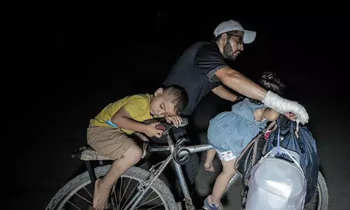 ഗസ്സയിൽ കൂട്ടപലായനം; കടുത്ത ദുരിതത്തിൽ ഫലസ്തീനികൾ, ടെന്റ് വാങ്ങാൻ ജീവിതസമ്പാദ്യം മുഴുവൻ വിറ്റ് ആളുകൾ