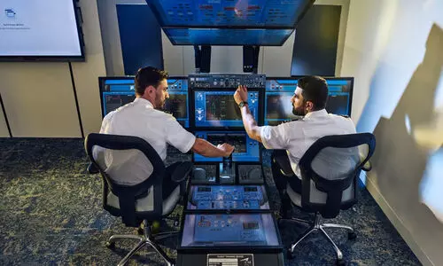 പൈലറ്റുമാർക്ക്​ പരിശീലനകേന്ദ്രം തുറന്ന്​ എമിറേറ്റ്​സ്​