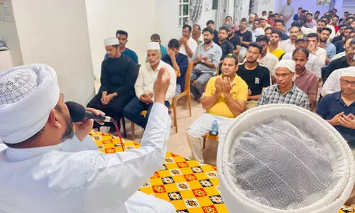 ബ​ര്‍ക​യി​ല്‍ മി​ഡ്‌​നൈ​റ്റ് ബ്ലൂം ​സം​ഘ​ടി​പ്പി​ച്ചു