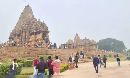 ഖജുരാഹോയിലെ വിഷ്ണു വിഗ്രഹം പുനഃസ്ഥാപിക്കണമെന്ന ഹരജി; പോയി ഭഗവാനോട് പറയുവെന്ന് സുപ്രീംകോടതി ചീഫ് ജസ്റ്റിസ്