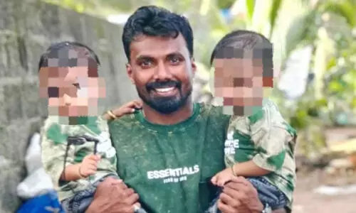 പറക്കമുറ്റാത്ത ഇരട്ടക്കുഞ്ഞുങ്ങൾ തനിച്ചായി; ആലുങ്ങൽ ബീച്ചിൽ സങ്കട കടലിരമ്പം