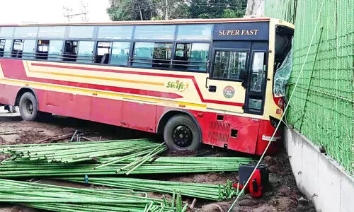കെ.എസ്.ആര്‍.ടി.സി ബസ്​ അപകടത്തിൽപെട്ടു; 28 പേര്‍ക്ക്​ പരിക്ക്