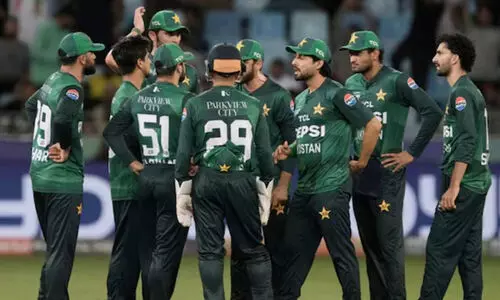 അടിമുടി നാടകീയത, ഒടുവിൽ പാകിസ്താൻ വഴങ്ങുന്നു! യു.എ.ഇക്കെതിരായ മത്സരം നടന്നേക്കും, ഒരു മണിക്കൂർ വൈകുമെന്ന് ഐ.സി.സി