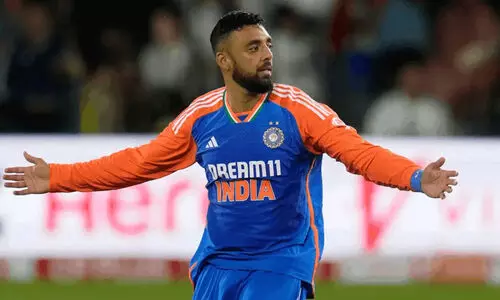 വരുൺ ചക്രവർത്തി ലോക ഒന്നാം നമ്പർ ട്വന്‍റി20 ബൗളർ, കരിയറിൽ ആദ്യം; നേട്ടം കൈവരിക്കുന്ന മൂന്നാമത്തെ ഇന്ത്യൻ താരം