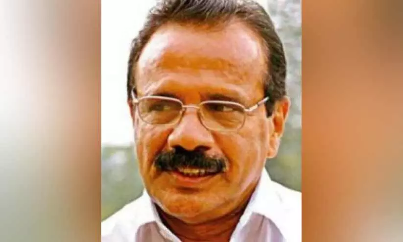 മു​ൻ മു​ഖ്യ​മ​ന്ത്രി​യു​ടെ അ​ക്കൗ​ണ്ടു​ക​ളി​ൽ​നി​ന്ന് മൂ​ന്നു ല​ക്ഷം ക​വ​ർ​ന്നു