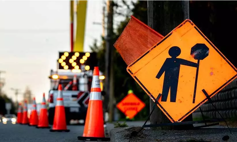 ഗ​താ​ഗ​ത നി​യ​ന്ത്ര​ണം