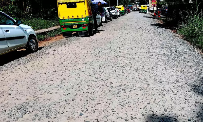 Thaliyil Link Road connecting Nileswaram to Raja Road.