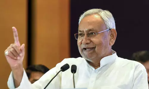 തൊഴിൽ രഹിതരായ ബിരുദധാരികൾക്ക് പ്രതിമാസം 1000 രൂപ; തെരഞ്ഞെടുപ്പിന് മുന്നോടിയായി വൻ പ്രഖ്യാപനവുമായി ബിഹാർ സർക്കാർ