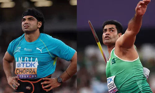 നീരജ് ചോപ്ര മത്സരശേഷം പാക് താരം അർഷാദ് നദീമിന് ഹസ്തദാനം നൽകിയോ..?; വാസ്തവമിതാണ്..!