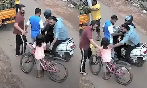 ച്യൂയിങ്ഗം തൊണ്ടയിൽ കുടുങ്ങിയ കുട്ടിക്ക് രക്ഷകരായി യുവാക്കൾ