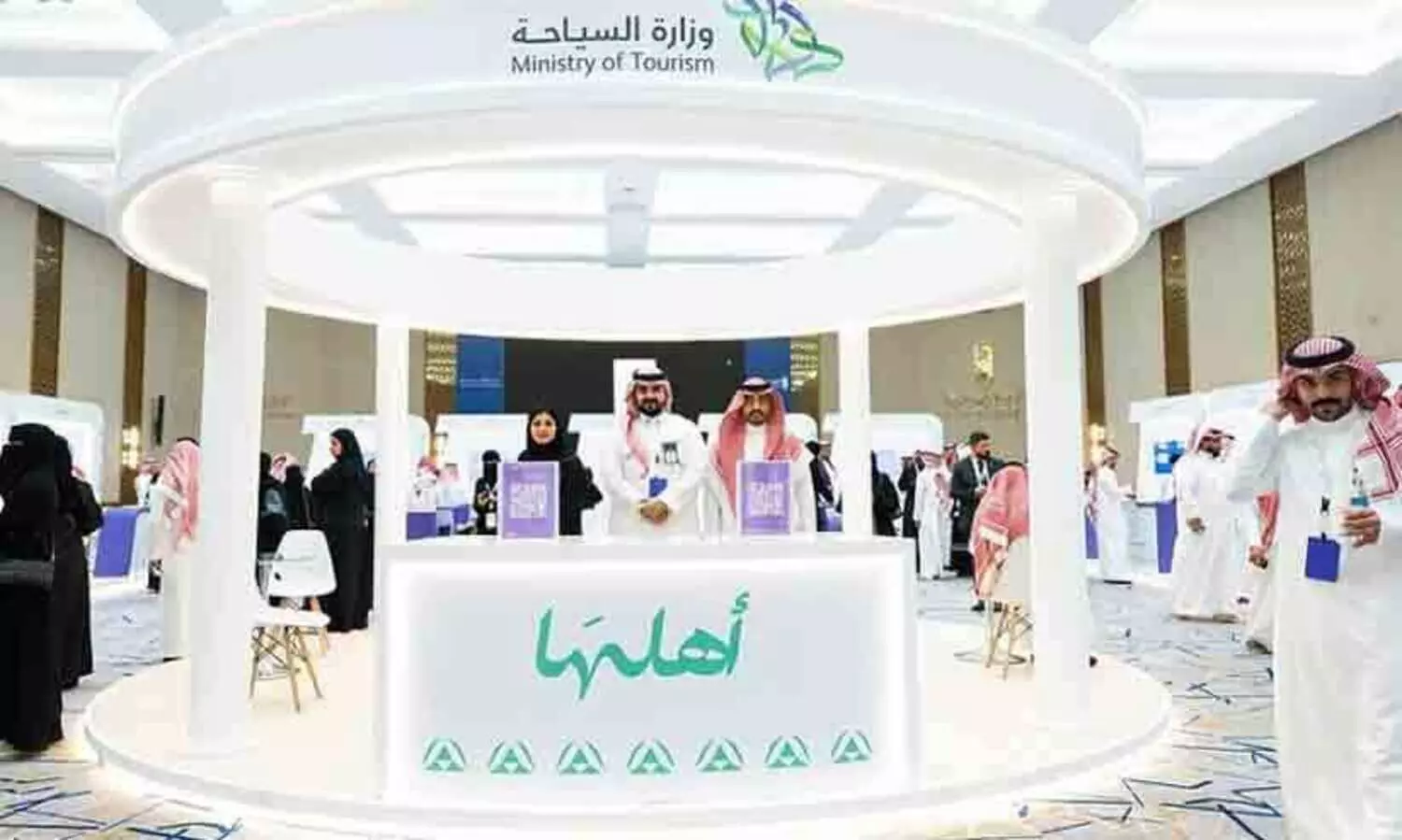 ജിദ്ദയിലും മദീനയിലും ടൂറിസം മന്ത്രാലയത്തിന്റെ തൊഴിൽ മേളകൾ