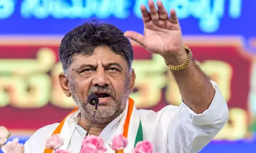 ബം​ഗ​ളൂ​രു​വി​ൽ റോ​ഡി​ലെ കു​ഴി​ക​ൾ ന​വം​ബ​റോ​ടെ അ​ട​ക്കും