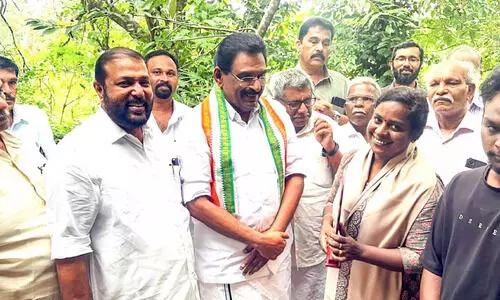 പി​റ​ന്നു​വീ​ഴും മു​മ്പേ മ​രി​ച്ചു​വെ​ന്നു ഡോ​ക്ട​ര്‍മാ​ര്‍ വി​ധി​യെ​ഴു​തി; ​പിഞ്ചുജീവനെ തീരത്തേക്ക് അടുപ്പിച്ച് നഴ്‌സ് ഗീത