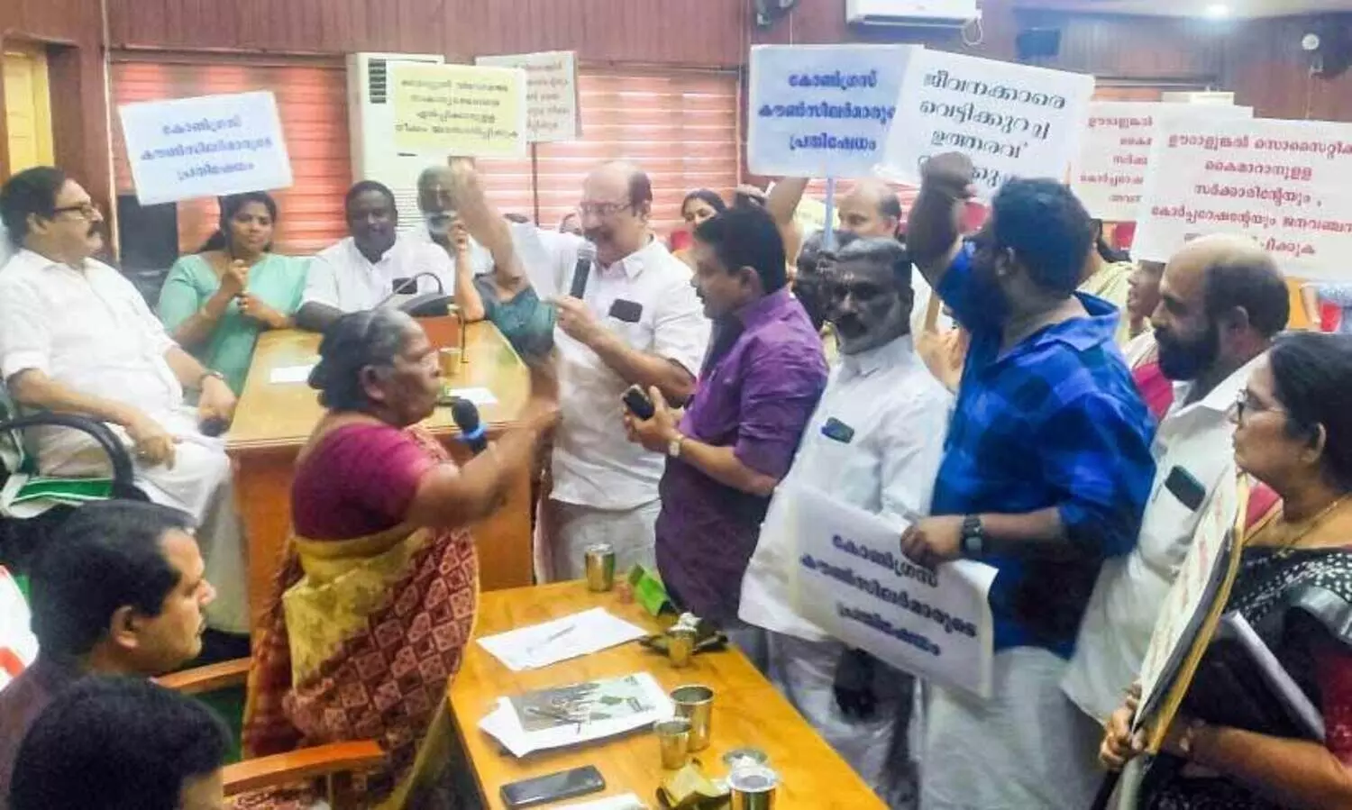 കോ​ർ​പ​റേ​ഷ​ൻ ​വൈ​ദ്യു​തി വി​ഭാ​ഗത്തിൽ സ്വ​കാ​ര്യ​വ​ത്ക​ര​ണം?