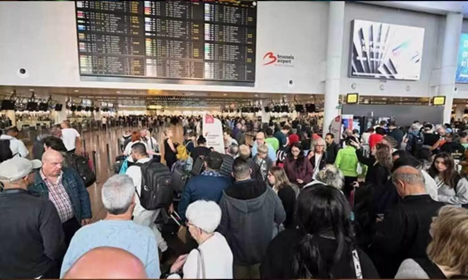 യൂറോപ്പിൽ വിമാനത്താവളങ്ങ​ളെ സ്തംഭിപ്പിച്ച് സൈബറാക്രമണം, മണിക്കൂറുകൾ വൈകി വിമാനങ്ങൾ, പരിഹരിക്കാൻ ശ്രമമെന്ന് സേവനദാതാക്കൾ