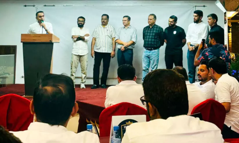 സംഗമം സോക്കർ 2025; താരങ്ങളുടെ പ്രതീകാത്മകമായ ലേലം വിളി സംഘടിപ്പിച്ചു സംഗമം സോക്കർ 2025; താരങ്ങളുടെ പ്രതീകാത്മകമായ ലേലം വിളി സംഘടിപ്പിച്ചു