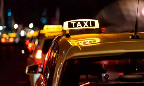 ടാ​ക്സി മേ​ഖ​ല​യി​ൽ പു​തി​യ നി​യ​മം; ഒ​രു ടാ​ക്സി​ക്ക് മൂ​ന്ന് അം​ഗീ​കൃ​ത ഡ്രൈ​വ​ർ​മാ​ർ വ​രെ ആ​കാം