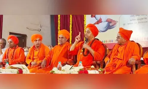 ലിം​ഗാ​യ​ത്ത് ഹി​ന്ദു ഭാ​ഗ​മ​ല്ല, സ്വ​ത​ന്ത്ര മ​ത​മാ​ണ് -മ​ഠാ​ധി​പ​തി സ​ന്യാ​സി​മാ​ർ