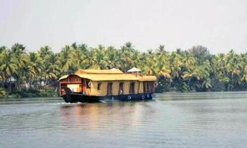 കടലും കായലും ആസ്വദിക്കാം; കല്ലുമ്മക്കായ രുചിക്കാം