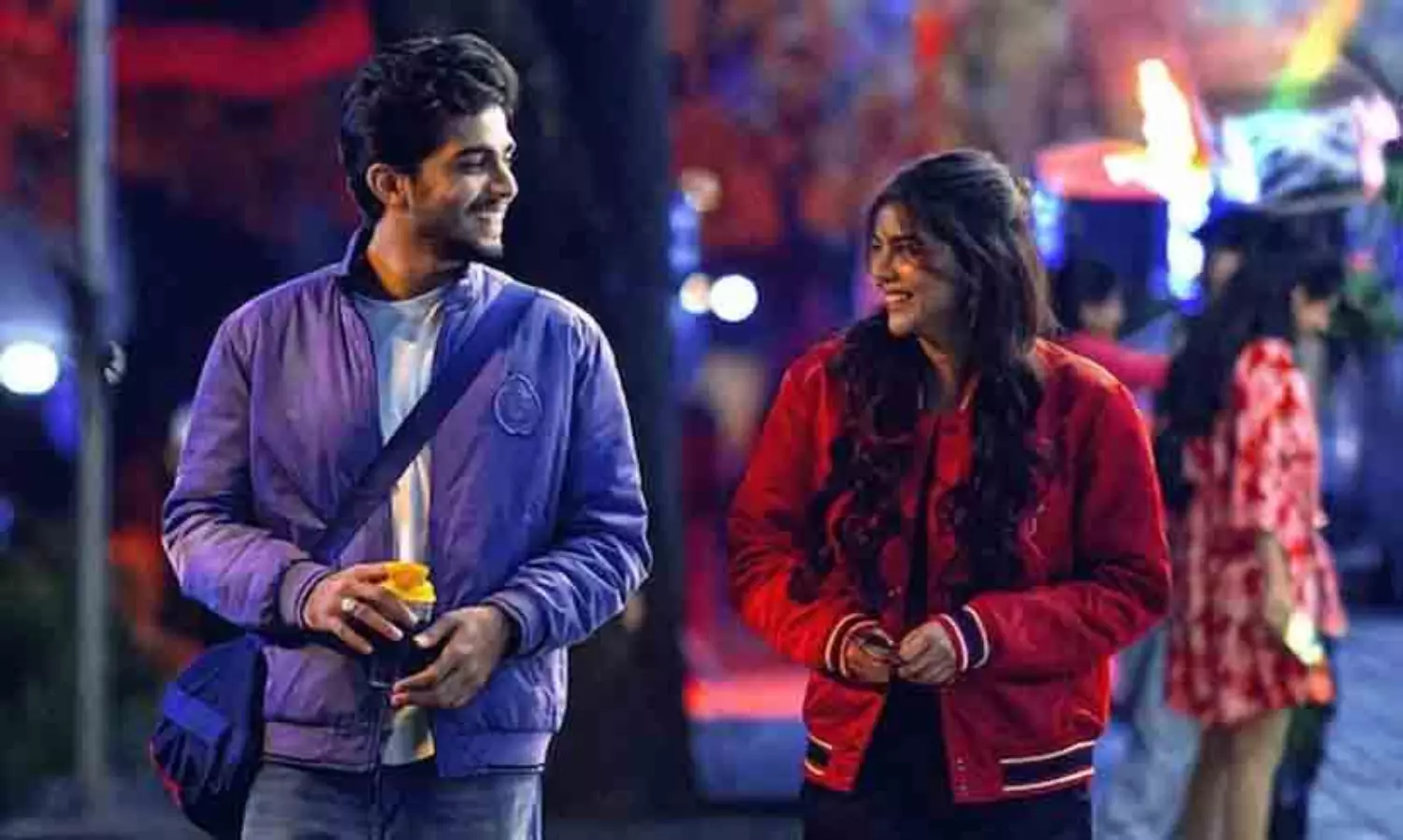 വ്യാജ വാർത്തകൾ അവഗണിക്കൂ, ലോക ഉടൻ ഒ.ടി.ടിയിലേക്കില്ലെന്ന് ദുൽഖർ സൽമാൻ