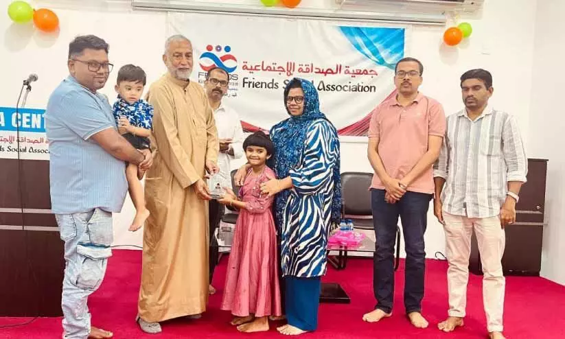 ഫെ​ല്ലാ മെ​ഹ​ക്കി​നെ ആ​ദ​രി​ച്ചു