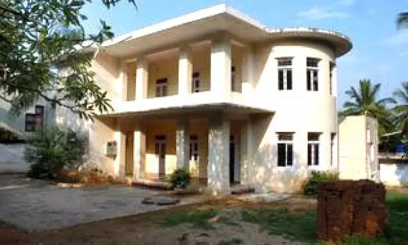 ആ​ർ.​കെ. നാ​രാ​യ​ണ​ന്റെ വീ​ട് ഇ​നി ടൂ​റി​സ്റ്റ് കേ​ന്ദ്രം