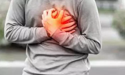 ഹൃദയാഘാതം; ആംബുലൻസുകളിൽ എ.ഇ.ഡി നിർബന്ധമാക്കാൻ ശിപാർശ