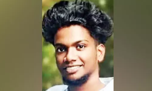 അയ്യപ്പസംഗമം കഴിഞ്ഞ് മടങ്ങിയ കലാകാരന്മാരുടെ കാറിൽ ജീപ്പിടിച്ച് യുവാവ് മരിച്ചു